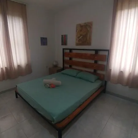 Pensión Garden 3*